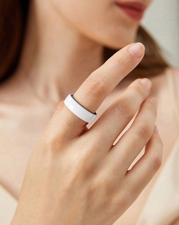 Qring Motion Detection All-Weather Health Management Remote Photo Taking Powerful Battery Life Smart Bluetooth